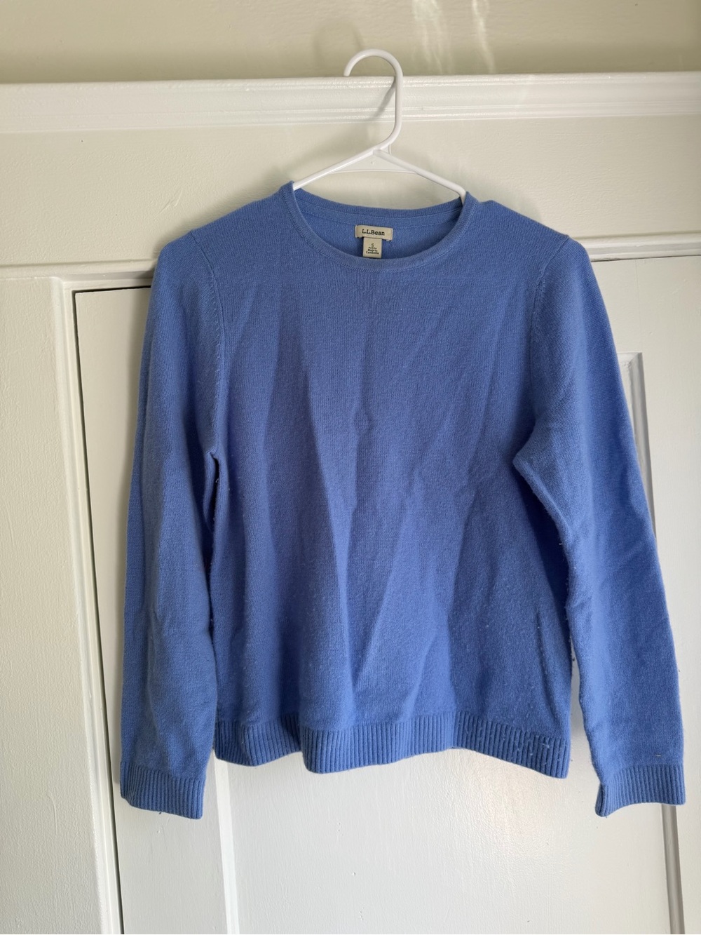 Cashmere L.L. Bean Women’s Crewneck Sweater in Periwinkle Blue